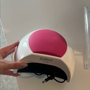 SUNUV Nail Lamp with Pink Accent